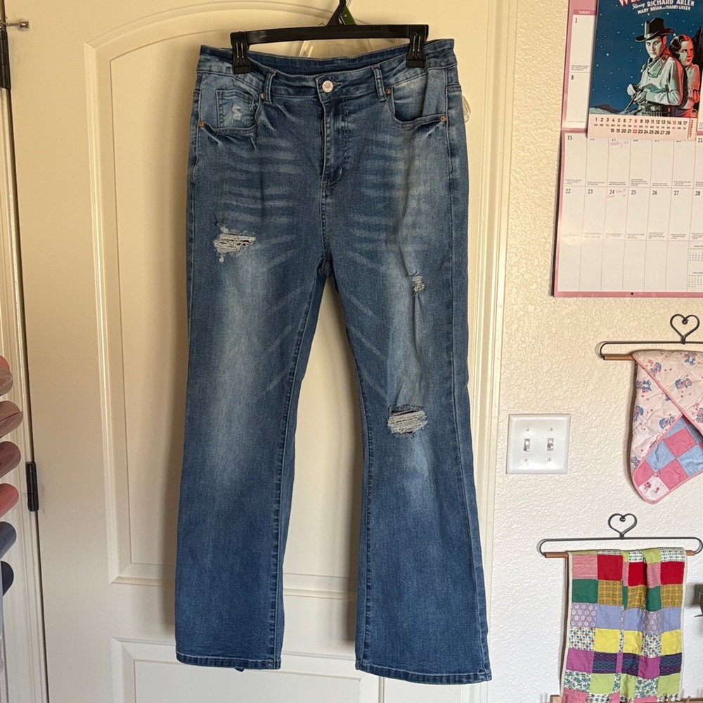 Stylish Blue Distressed Women's Flare Jeans